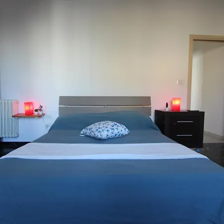 Casa Elena Gialla 아파트 살베