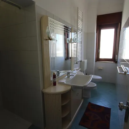 Casa Elena Gialla * 살베