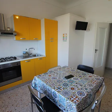 Casa Elena Gialla 아파트 *